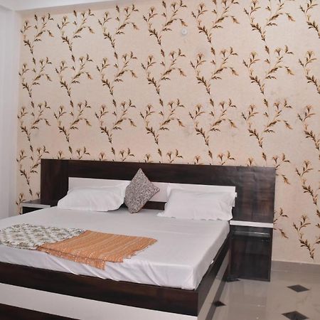 Shree Gorakhnath Guest House Ayodhya Buitenkant foto